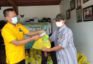 Berbagi Paket Sembako Golkar Bengkulu Berbagi Kebahagiaan dan Rajut Kekompakan