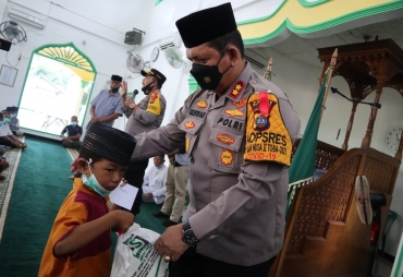 Kapolres Batu Bara Salurkan Bansos Kepada Anak Yatim dan Kaum Duafa