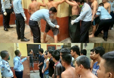 Lapas Kelas II Labuhan Ruku Geledah Hunian WBP Handphone Hingga Sajam Disita