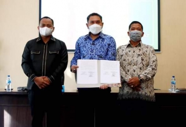 Bupati Pakpak Bharat dan DPRD Tandatangani Nota Kesepahaman Rancangan Awal RPJMD 