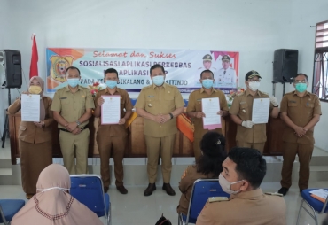 Bupati Dairi Bersama Disdukcapil Sosialisasi Aplikasi Parkebbas Dan E-BIP 