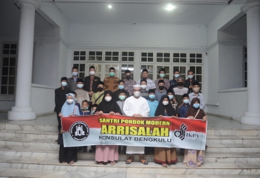 Wagub Rosjonsyah Lepas Keberangkatan Santri Pesantren Modern Arrisalah Ponorogo