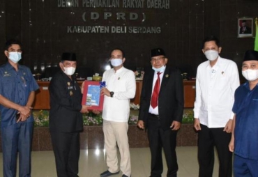 Wabup Deliserdang Sampaikan Ranperda Pertanggungjawaban APBD TA 2020