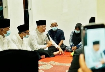 Melayat ke Desa Pematang Balam Gubernur Rohidin Sampaikan Bela Sungkawa