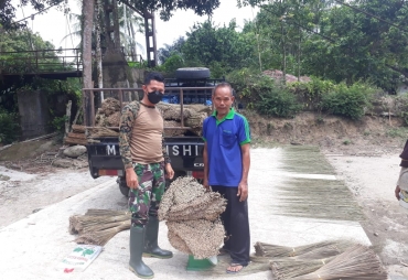 Satgas TMMD Kodim 0204/DS Beri Masukan Agar Warga Bisa Kembangkan Usaha Pelepah Sawit