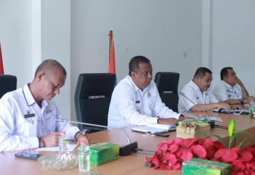 Pj Bupati Rapat Dengan Pengelola Tempat Usaha di Labuhanbatu 
