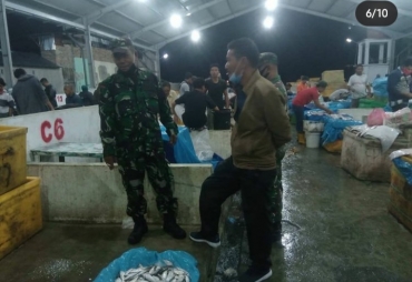 Pasca Bentrok Pedagang dan Satpol PP Kadis Perikanan Batu Bara Turun Tertibkan Pedagang 