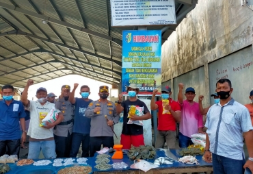 Kapolres Batu Bara Begitu Dekat Bersama Pedagang Ikan Tanjung Tiram