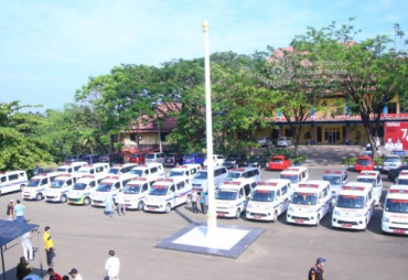 Mobil Putih Berstiker Helmi-Dedy Kuasai Jalanan di Kota Bengkulu