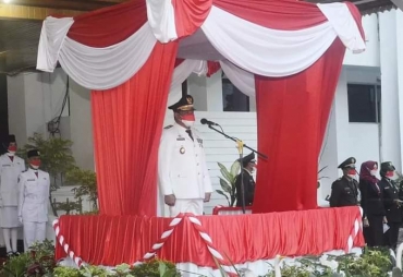 Wagub Rosjonsyah Pimpin Upacara Penurunan Bendera