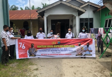 Satreskrim Salurkan Bantuan Kapolres Batu Bara di Sei Suka