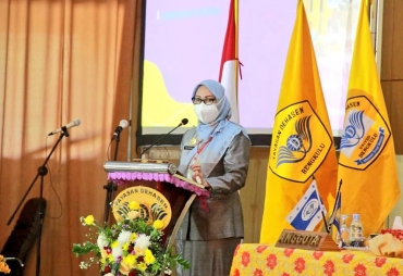 Wisuda UNIVED Asisten II Ajak Jajaran Pendidikan Tingkatkan Mutu