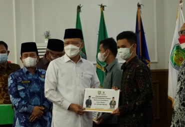 Salurkan Bantuan Baznas Gubernur Rohidin Fokuskan ke Pendidikan dan Pengobatan Hingga UMKM