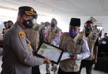 Pembina KSJ Kukuhkan Pengurus Kelurahan Medang Deras