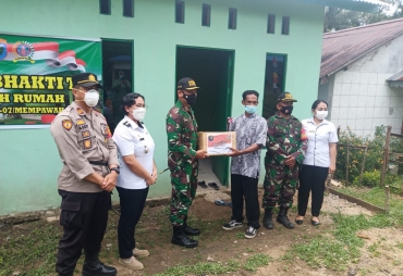 Wujudkan Kesejahteraan dan Kemanunggalan Bedah Rumah Kodim 1201/Mph Sasar RTLH Dusun Nekmaih