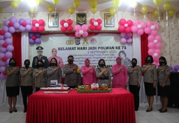 HUT Ke-73 Polwan Polres Batu Bara Syukuran Potong Tumpeng