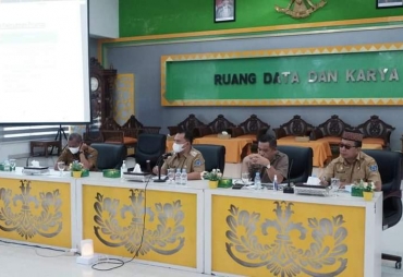 Bupati Labuhanbatu Pimpin Rapat Pengelolaan Sampah