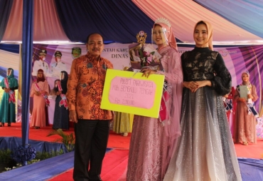 Dari 17 Peserta Oktania Wulandari Terpilih Menjadi Putri Pariwisata Tahun 2021