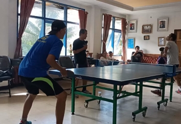 Wakili BeritaTerbit Edwin Juarai Turnamen Tenis Meja PWI