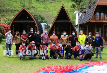 Disparbud Karo Laksanakan Pelatihan Pemandu Wisata Alam Paralayang