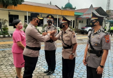 Kapolres Tanah Karo Pimpin Pelaksanaan Sertijab Kapolsek Payung 