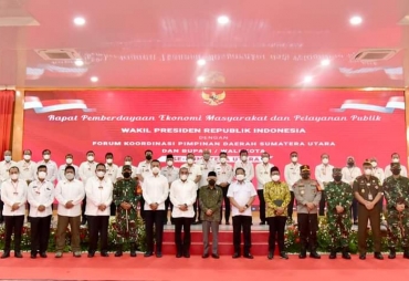 Wabup Karo Hadiri Rapat Bersama Wapres RI