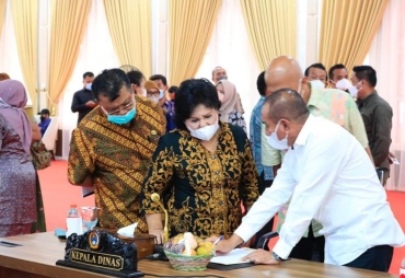 7 Kepala Daerah Kawasan Danau Toba Sepakat Tutup KJA