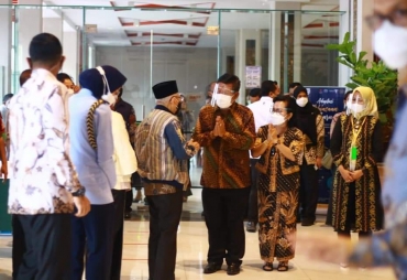 Bupati Simalungun Sambut Wakil Presiden RI di Kota Parapat