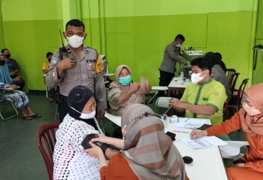 Gerakan Percapaian 70% Polsek Medan Baru Gelar Vaksinasi Sebanyak 400 Dosis 