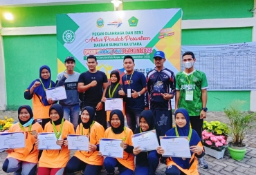 Pesantren Al-Mukhlishin Batubara Kembali Raih Juara I Voly Putri di Pospedasu