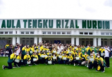 Gubernur Sumut Serahkan Bonus 11,1 Miliar Untuk Atlet PON XX Papua