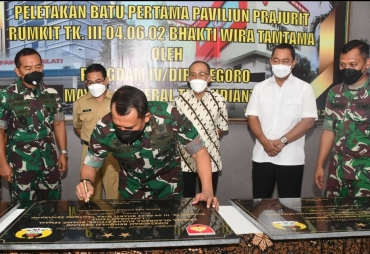 Pangdam IV/ Diponegoro Lakukan Peletakan Batu Pertama Pembangunan Paviliun Prajurit