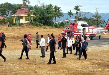 Sanggar Seni Gung Leto Menyambut Presiden Dengan Tarian Budaya Karo