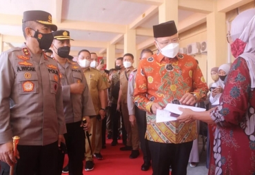 Gubernur Rohidin Minta Bupati dan Walikota segera Laksanakan Vaksinasi Massal