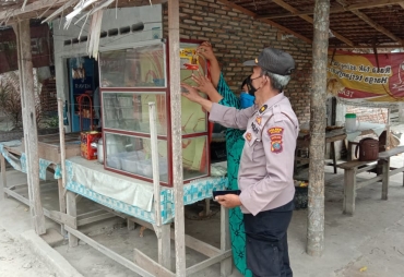 Polsek Air Joman Pasang Stiker Kontak Pengaduan Kamtibmas