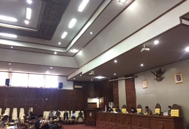 Parpurna Gubernur Sampaikan Jawaban Tentang Raperda Penyelenggaraan Olahraga