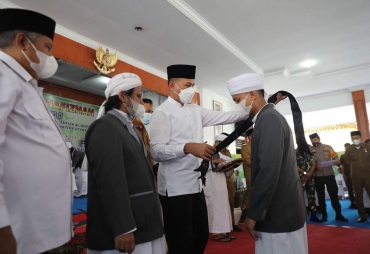 Wagub Sumut Wisuda Hafiz Dan Hafizah