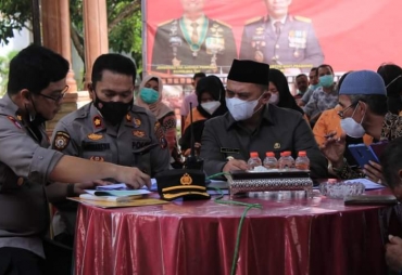 Bupati dan Wakapolres Labuhanbatu Ikuti Vicon Percepatan Vaksinasi Lansia