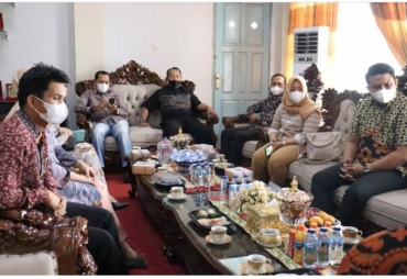 Ketua Pengadilan Negri Beserta Tim Majelis Hakim Melakukan Survei Tempat Persidangan Sementara Di Pemkab Benteng