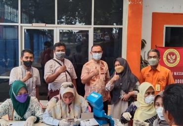 Vaksinasi Dinkes Kota Sambangi Dehasen dan POS Padang Jati