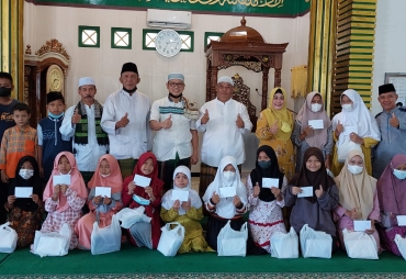 Mardensi Serahkan Bantuan ke Anak Yatim Piatu dan Kaum Duafa 