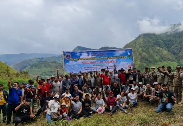 Mamre Runggun Kabanjahe Kota Lakukan Penghijauan Di Kawasan Danau Toba