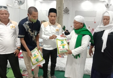 Berbagi di Bulan Puasa Kadin Batu Bara Beri Bantuan Ke Jama'ah Rumah Suluk