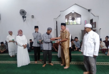 Berbagi Di Bulan Ramadhan DWP DTPHP Bagikan Ratusan Nasi Kotak ke Panti-panti
