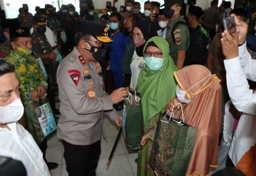 Kapolda Sumut Tinjau Gerakan Sejuta Vaksin Booster di Gedung Balairung