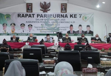 Rapat Paripurna Peringatan HUT PALI Gubernur Sumsel Apresiasi Pengelolaan APBD