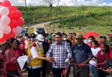Bob Andika Bersama Kepala BBPJN Resmikan Jembatan Penghubung Desa Perbesi 