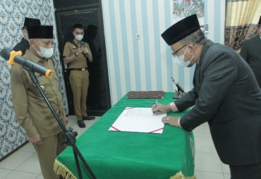 John Hardi Resmi Jabat Sebagai Dewan Pengawas PDAM Tirta Silau Piasa