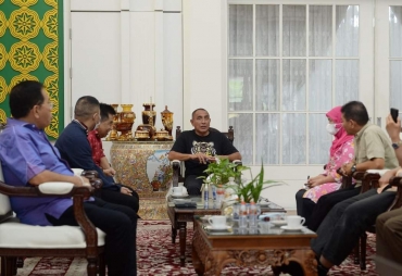 Gubernur Edy Rahmayadi saat menerima audiensi Rumah Produksi PIM Pictures