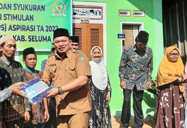 Bupati Seluma Meresmikan Penyelesaian Program Pengentasan Rumah Tidak Layak Huni ( Foto : MC Seluma )